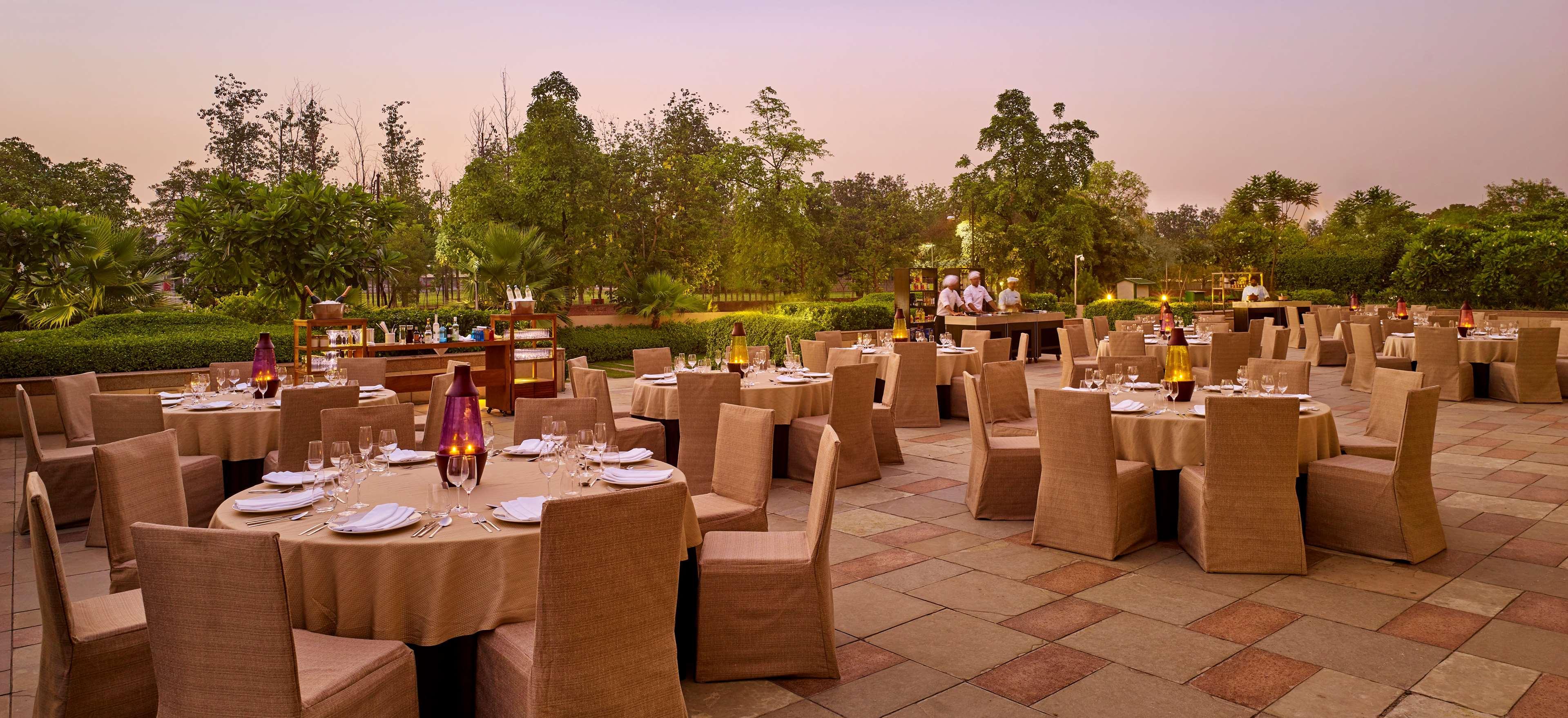 Hyatt Regency Chandīgarh Zewnętrze zdjęcie The Royal Mirage