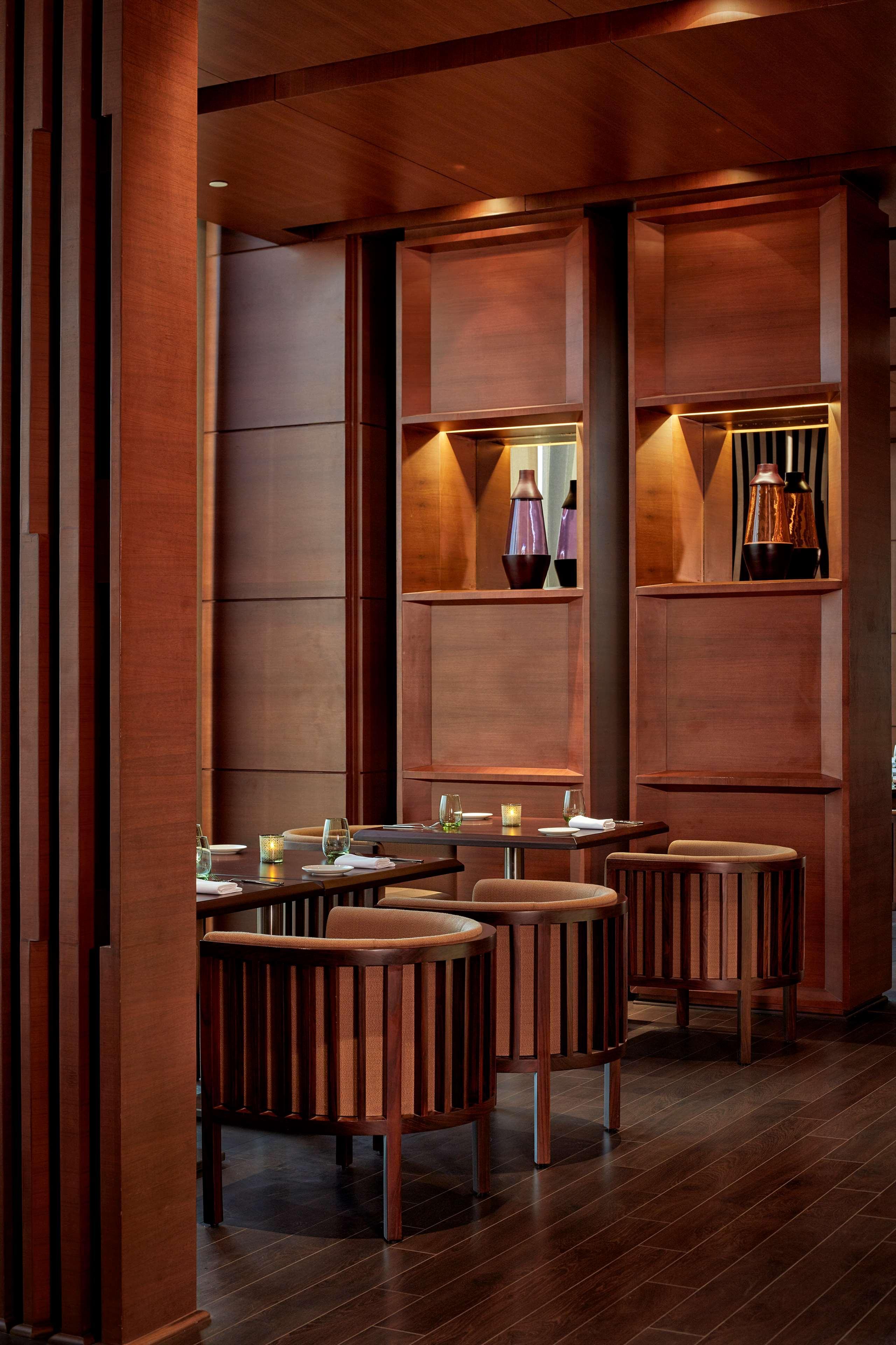 Hyatt Regency Chandīgarh Zewnętrze zdjęcie The bar at the restaurant