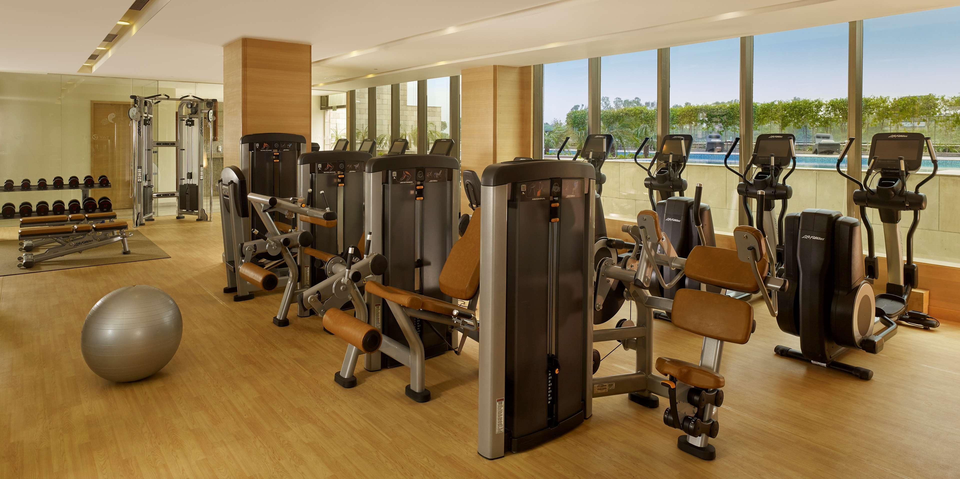 Hyatt Regency Chandīgarh Zewnętrze zdjęcie The gym at the Westin