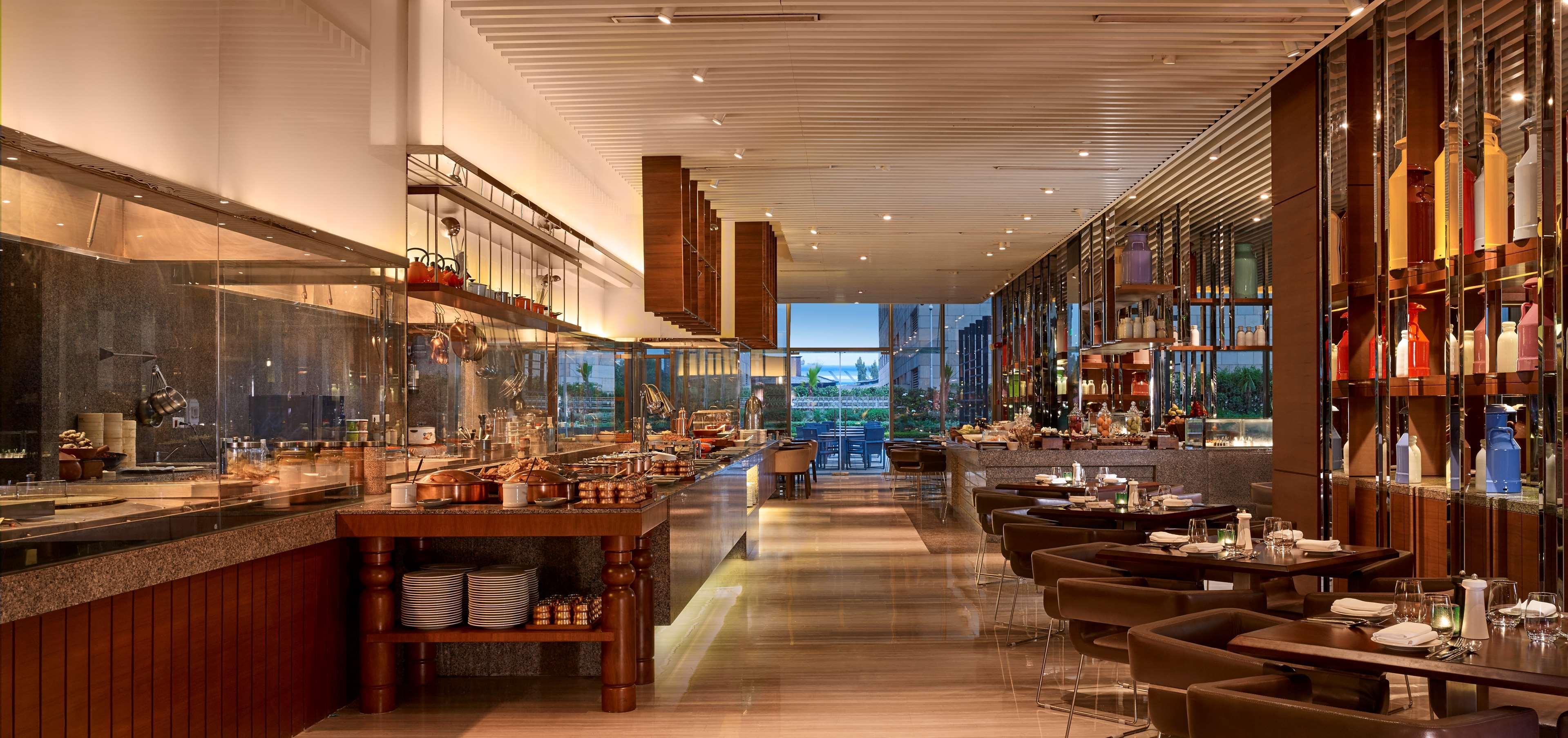 Hyatt Regency Chandīgarh Zewnętrze zdjęcie The restaurant